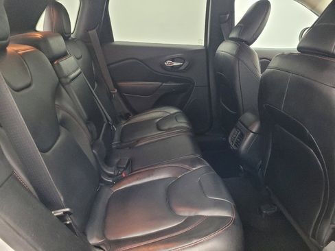 Used 2014 Jeep Cherokee Trailhawk w/ Comfort/Convenience Group image 19