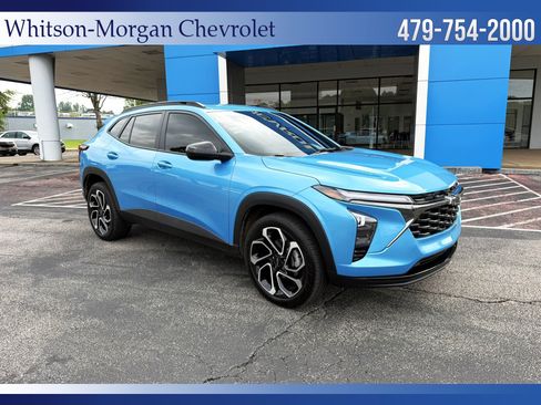 Used 2025 Chevrolet Trax RS w/ Sunroof Package FWD image 4