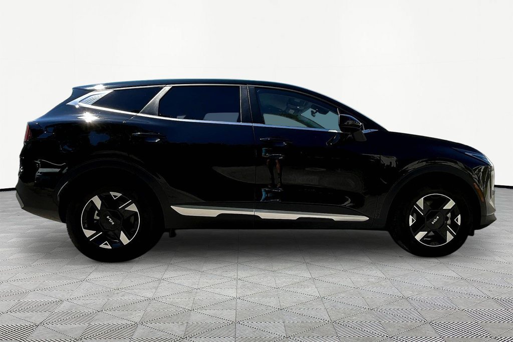 Used 2026 Kia Sportage LX FWD image 8