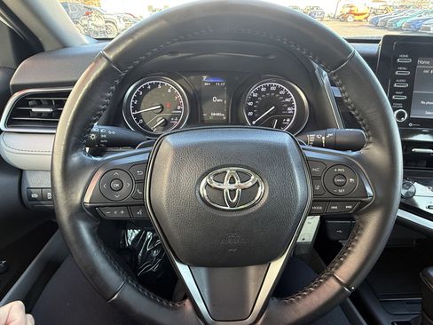 Used 2023 Toyota Camry SE image 7