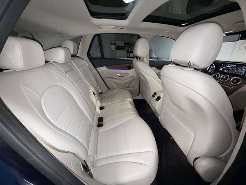 Used 2022 Mercedes-Benz GLC 300 4MATIC w/ Multimedia Package Lite image 16