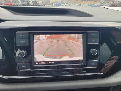 Used 2022 Volkswagen Taos S image 18