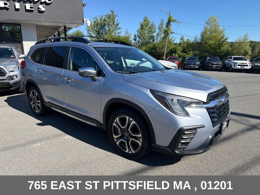 Used 2023 Subaru Ascent Limited w/ Technology Package AWD/4WD image 10