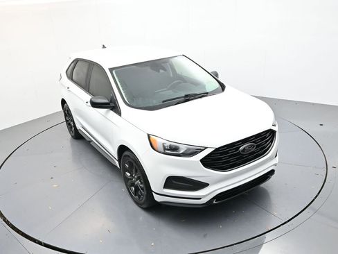 Used 2024 Ford Edge SE w/ Black Appearance Package image 16