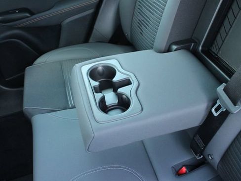 Used 2025 Alfa Romeo Tonale AWD/4WD image 32