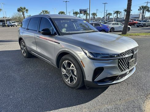 Used 2024 Lincoln Nautilus Premier w/ Equipment Group 102A image 8