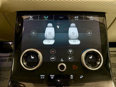Used 2019 Land Rover Range Rover Velar R-Dynamic SE AWD/4WD image 27