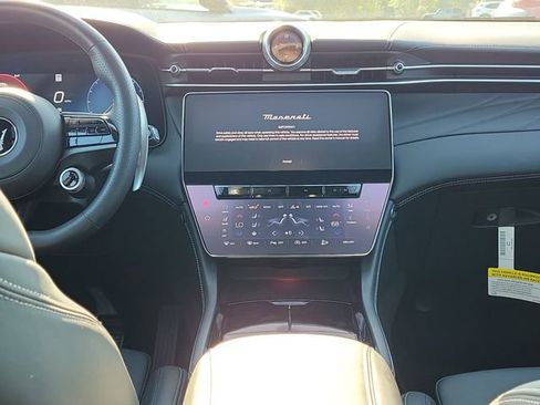 New 2025 Maserati Grecale Modena image 17
