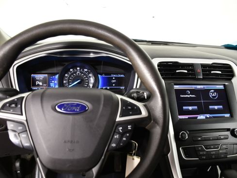Used 2016 Ford Fusion SE FWD image 16