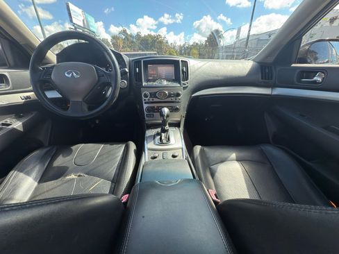 Used 2013 INFINITI G37 x w/ Premium Pkg image 11