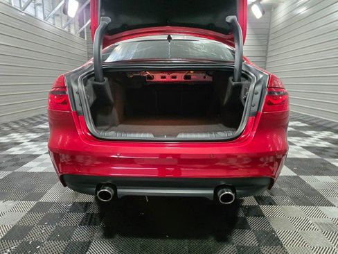 Used 2017 Jaguar XF R-Sport image 37