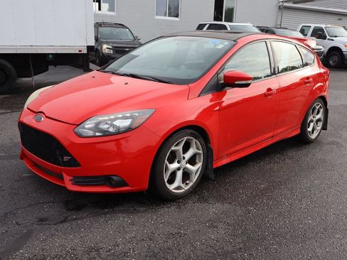Used 2014 Ford Focus ST w/ Equipment Group 202A FWD image 2