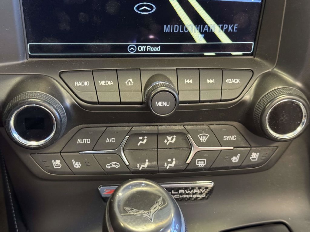 Used 2016 Chevrolet Corvette Z06 w/ 3LZ Preferred Equipment Group RWD image 4