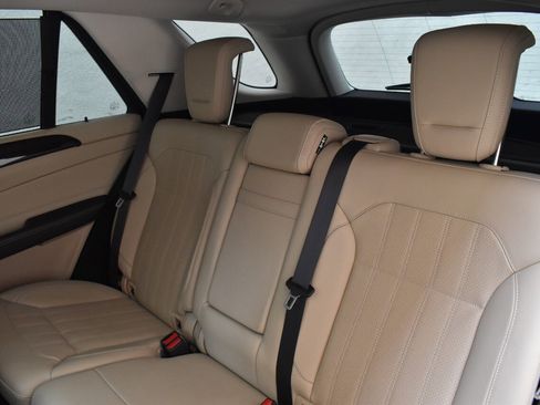 Used 2018 Mercedes-Benz GLE 350 w/ Premium 2 Package image 18
