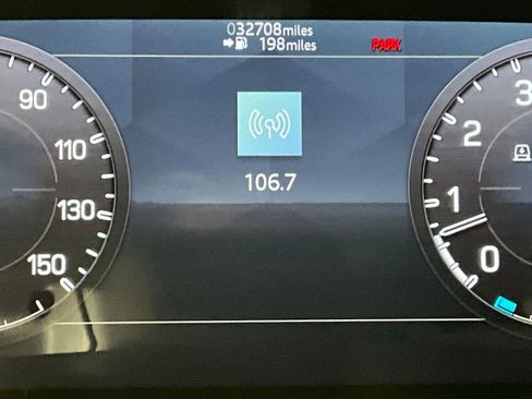 Used 2020 Land Rover Defender 110 HSE image 17