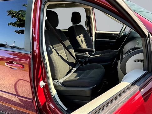 Used 2017 Dodge Grand Caravan SE w/ Power Window Group FWD image 28
