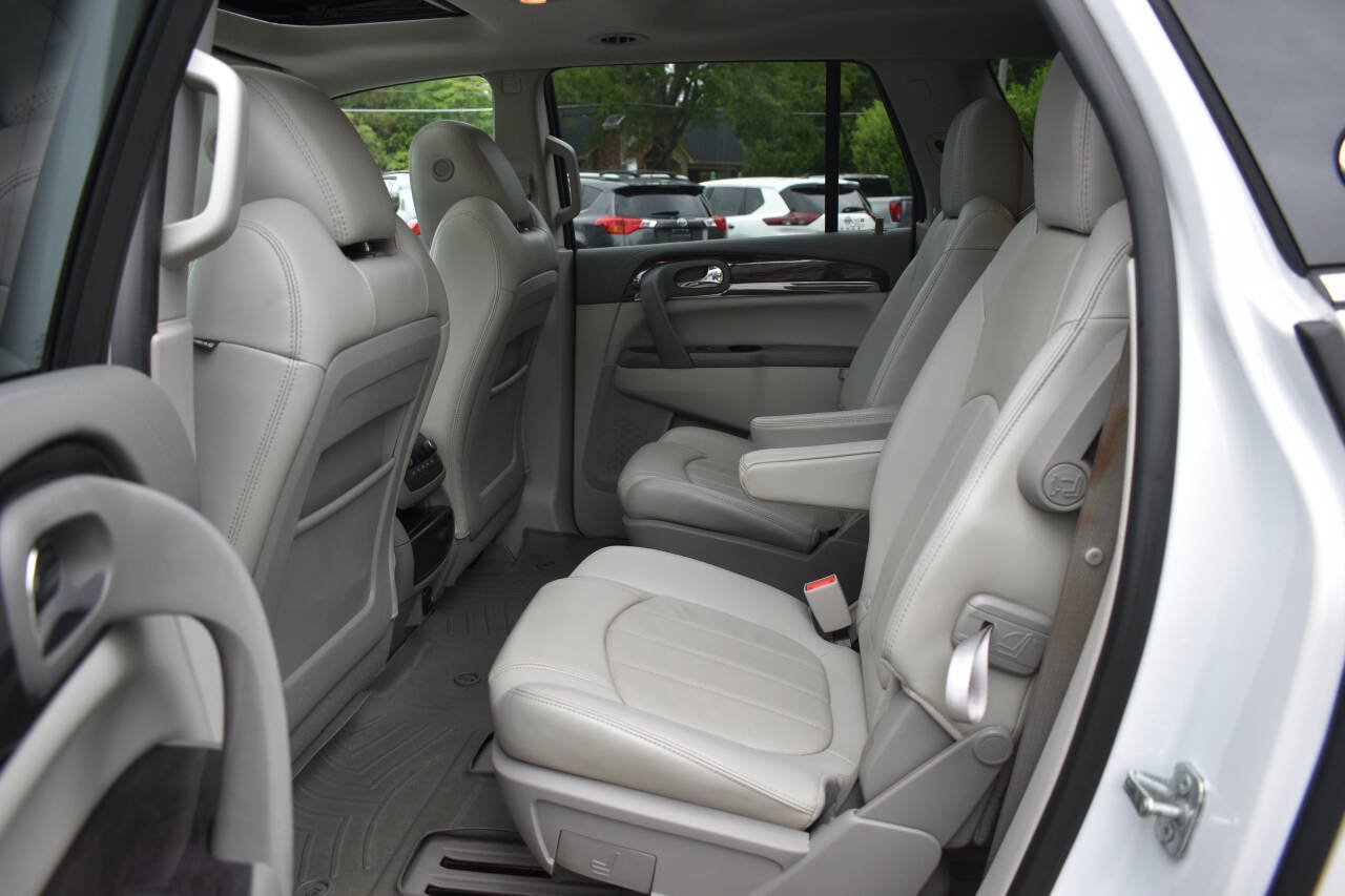 Used 2017 Buick Enclave Leather FWD image 9