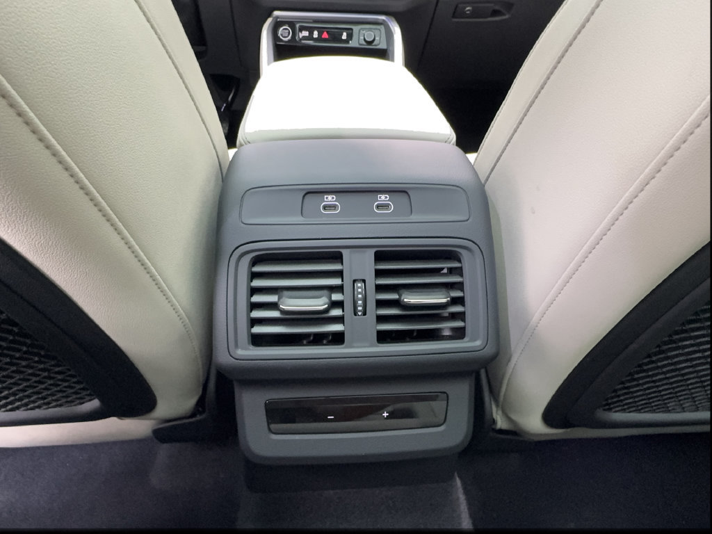 Used 2025 Audi Q5 Premium w/ Convenience Package AWD/4WD image 43