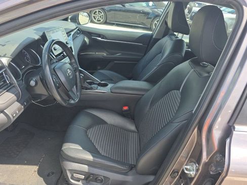 Used 2024 Toyota Camry SE FWD image 3