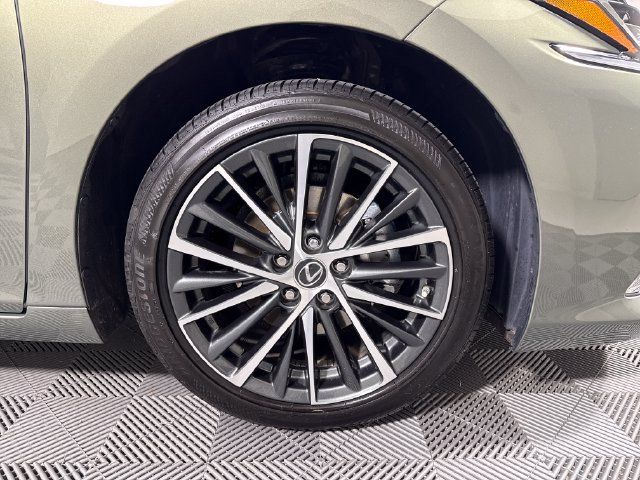 Used 2025 Lexus ES 350 w/ Premium Package FWD image 11