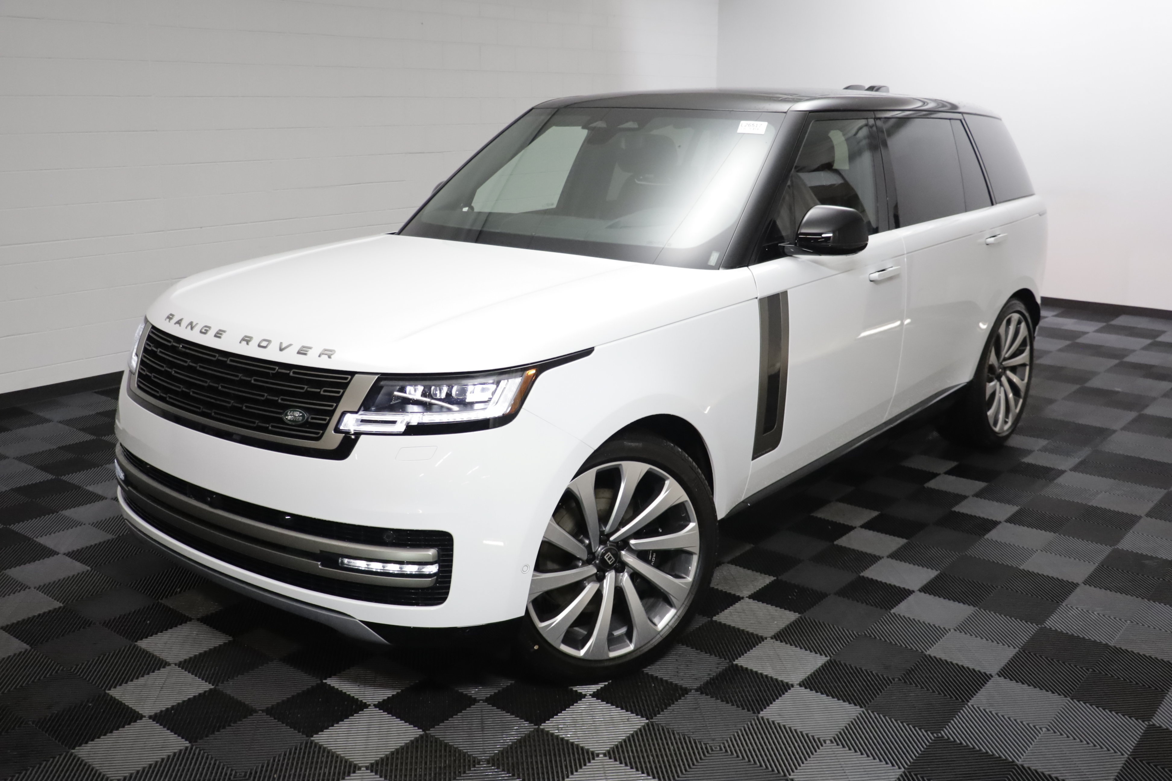New 2027 Land Rover Range Rover Long Wheelbase Autobiography AWD/4WD image 2
