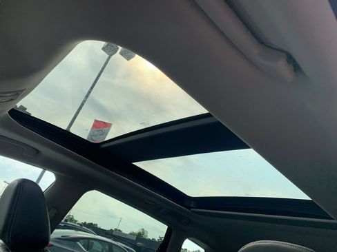 Used 2019 Nissan Murano Platinum FWD image 16