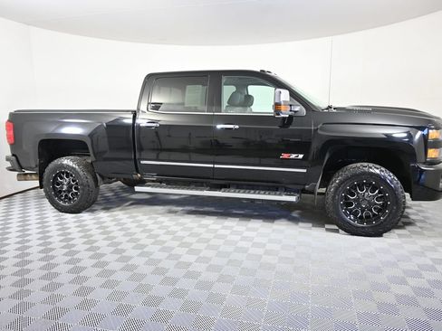 Used 2019 Chevrolet Silverado 2500 LTZ w/ Duramax Plus Package AWD/4WD image 9