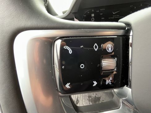 Used 2025 Land Rover Range Rover Long Wheelbase SE image 17