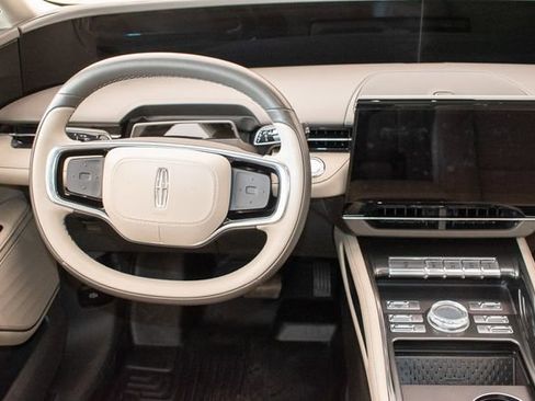 Used 2024 Lincoln Nautilus Premier AWD/4WD image 16