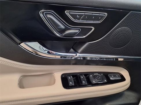Certified 2025 Lincoln Corsair FWD image 7