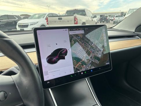 Used 2018 Tesla Model 3 Long Range image 16