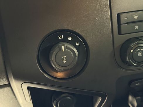 Used 2015 Ford F250 XL w/ Power Equipment Group AWD/4WD image 18