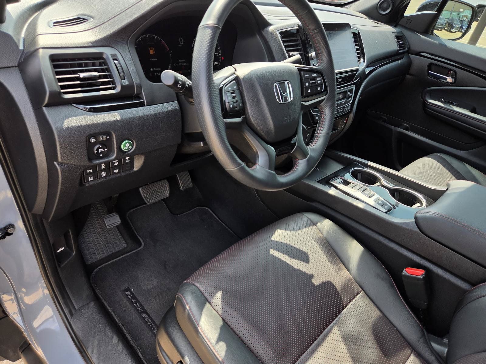 Used 2025 Honda Ridgeline Black Edition image 18