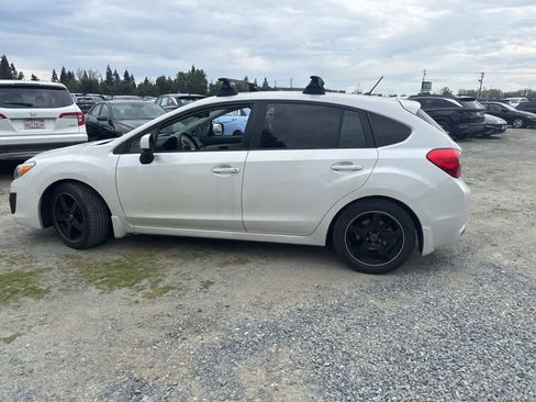 Used 2013 Subaru Impreza 2.0i Premium w/ All-Weather Pkg image 8