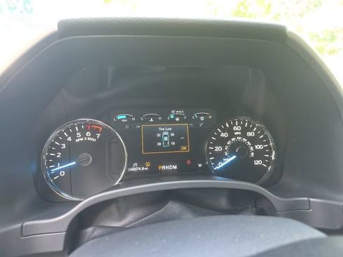 Used 2019 Ford F150 Lariat w/ Equipment Group 502A Luxury RWD image 12