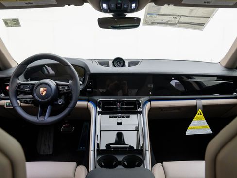 New 2026 Porsche Panamera 4 image 11