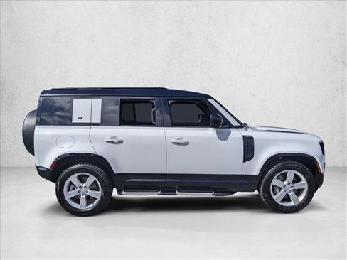 Used 2023 Land Rover Defender 110 X-Dynamic SE AWD/4WD image 4
