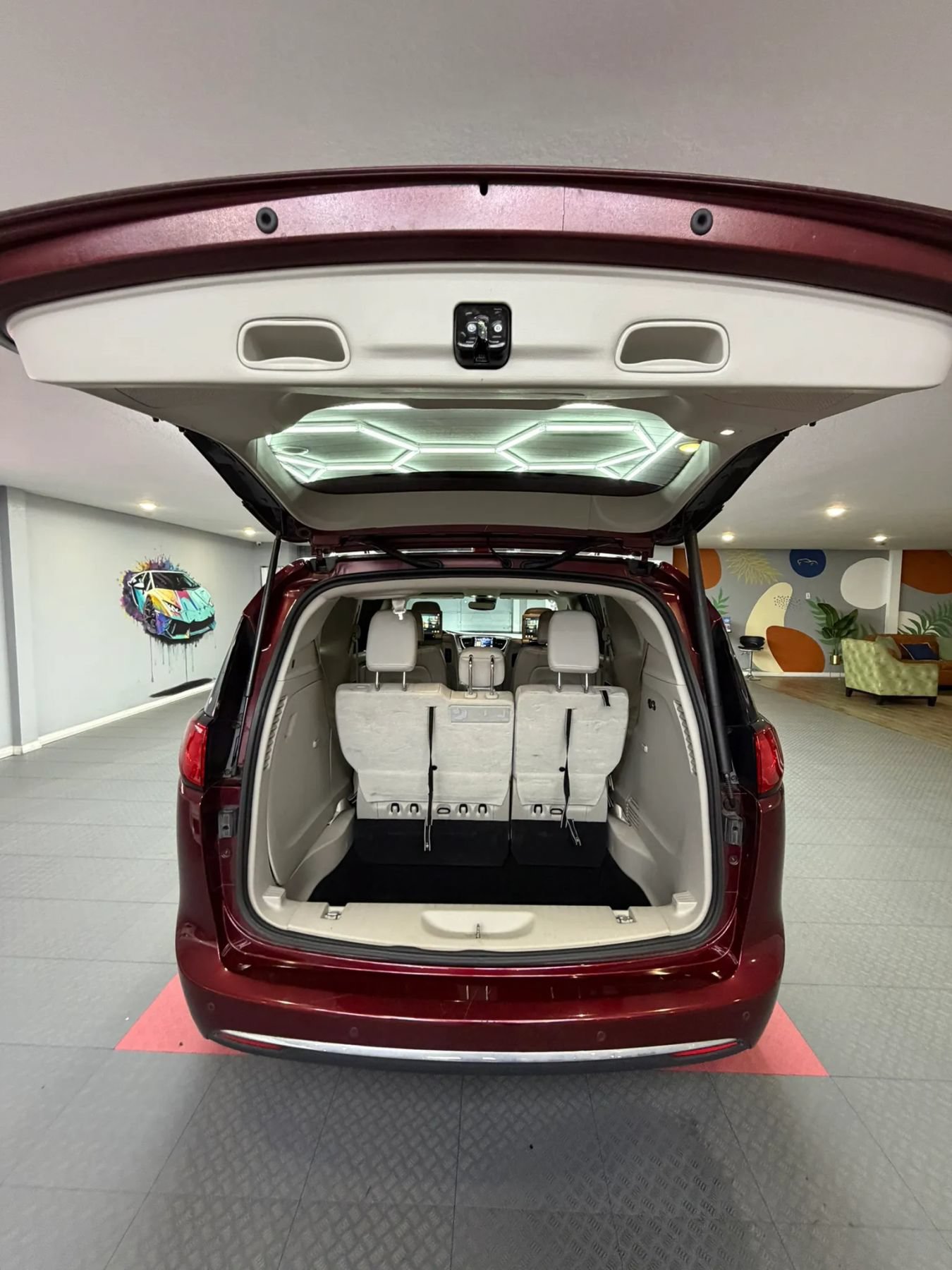 Used 2018 Chrysler Pacifica Touring-L Plus w/ Advanced Safetytec Group FWD image 32