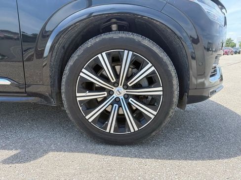 Used 2024 Volvo XC90 B6 Plus AWD/4WD image 17