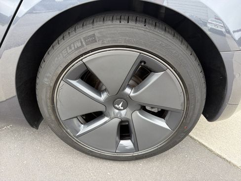 Used 2021 Tesla Model 3 Standard Range Plus RWD image 23