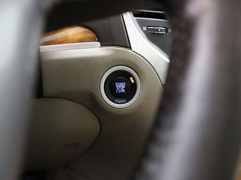 Used 2014 Chrysler 300 C w/ Beats Audio Group image 34