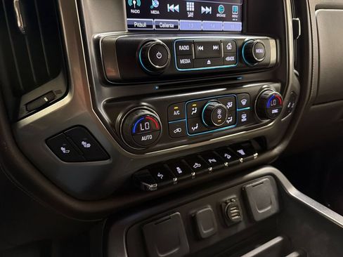 Used 2019 Chevrolet Silverado 2500 LTZ w/ Duramax Plus Package AWD/4WD image 18