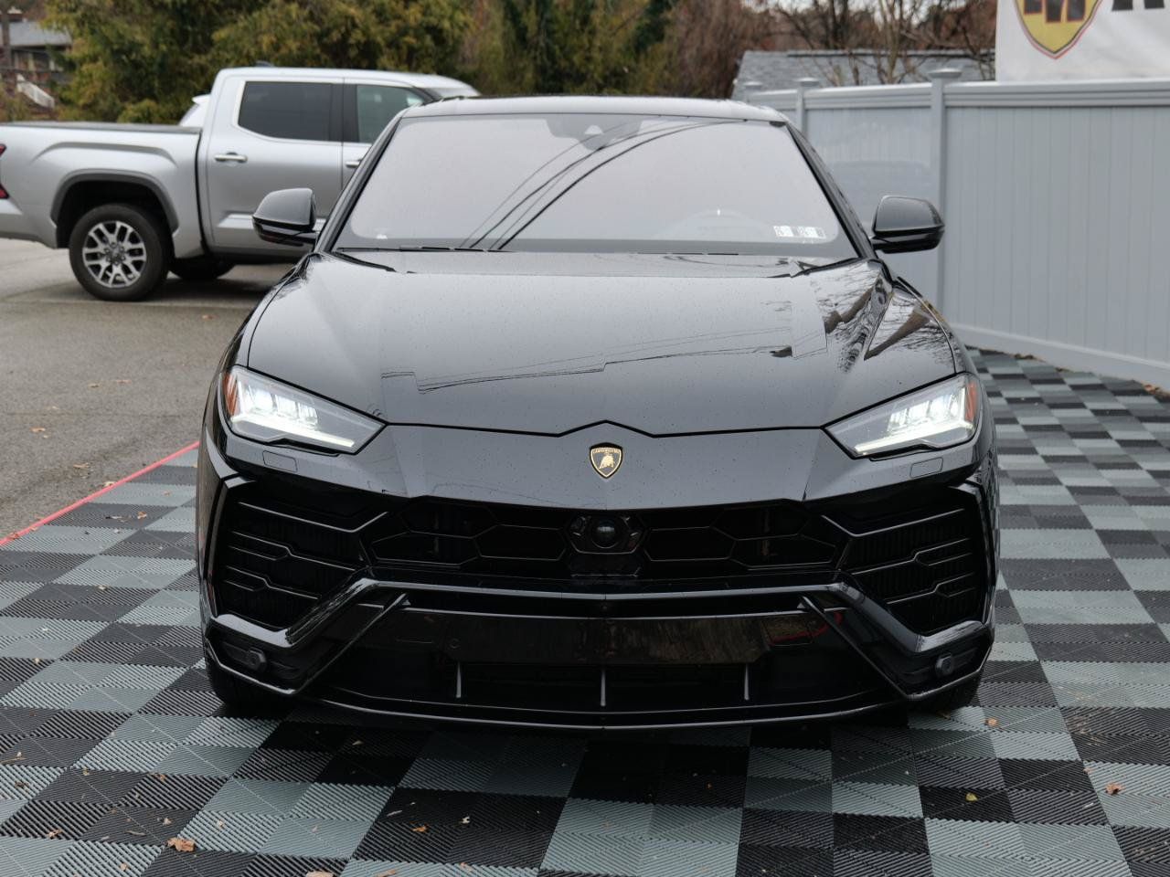 Used 2021 Lamborghini Urus AWD/4WD image 11