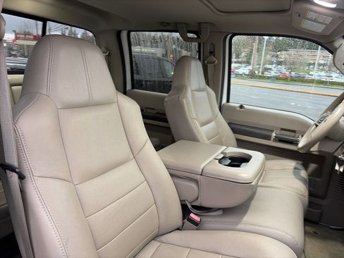 Used 2008 Ford F250 Lariat image 17