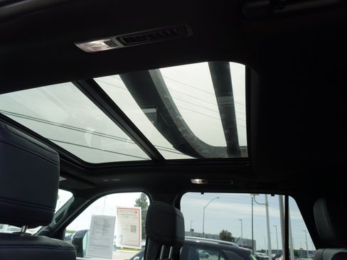 Used 2025 Toyota Sequoia 4WD image 18