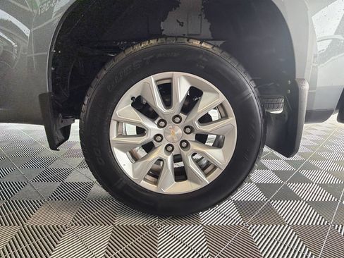 Used 2020 Chevrolet Silverado 1500 Custom w/ Custom Value Package AWD/4WD image 9