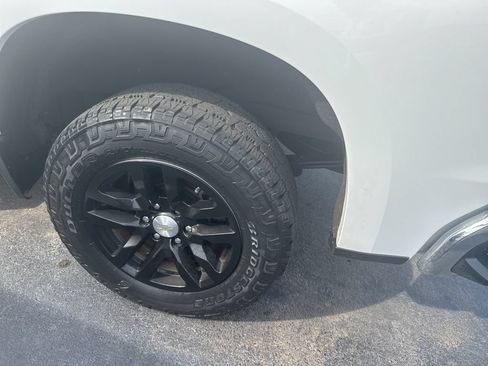 Used 2020 Chevrolet Silverado 1500 LTZ AWD/4WD image 9