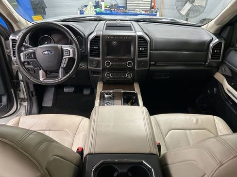 Used 2019 Ford Expedition Max Platinum image 11