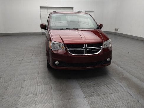 Used 2018 Dodge Grand Caravan SXT image 14