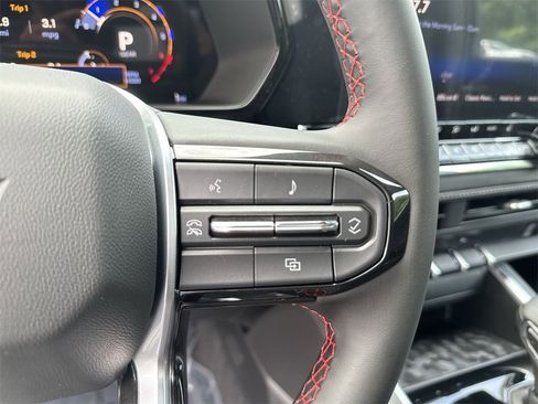 New 2025 Chevrolet Colorado LT image 18